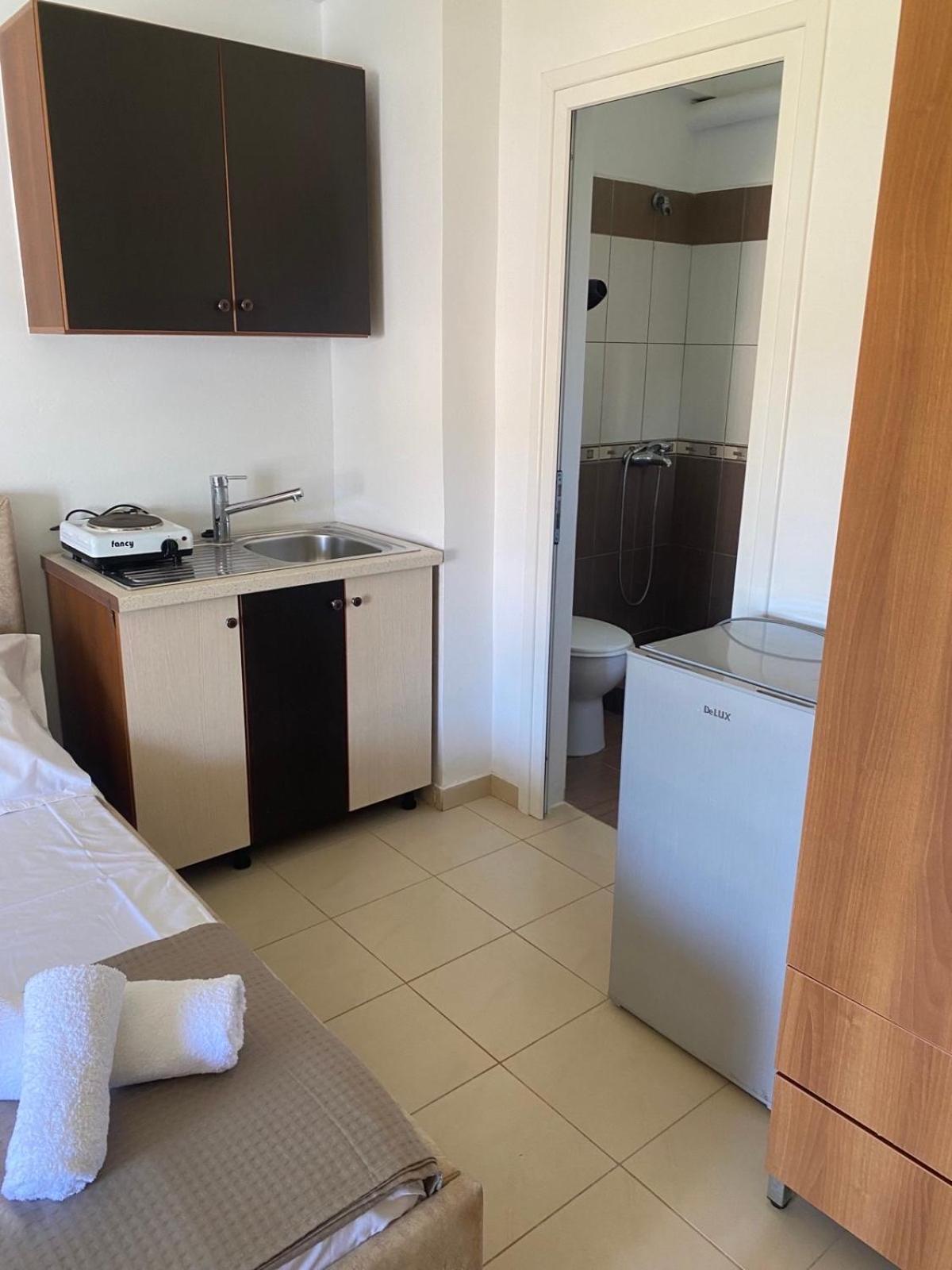 Ilias Family Rooms Himare Exterior photo
