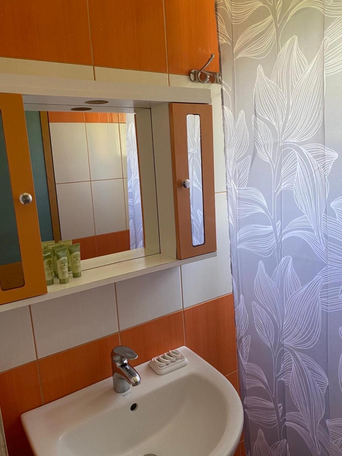 Ilias Family Rooms Himare Exterior photo